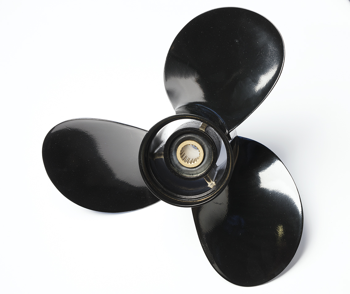 BaekSan propeller för Mercuiser Bravo II, stigning 17 tum V