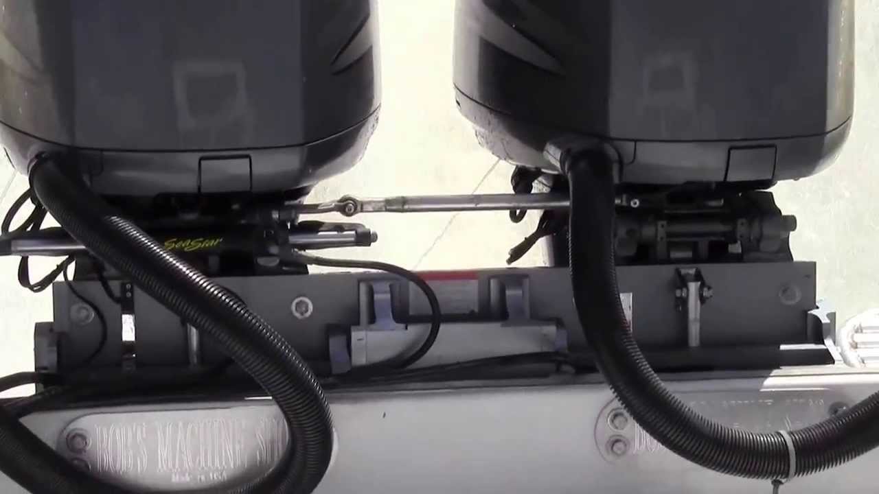 Bob´s Machine Double Jac, en Jackplate för dubbla utombordare. Max 2 x 550hk