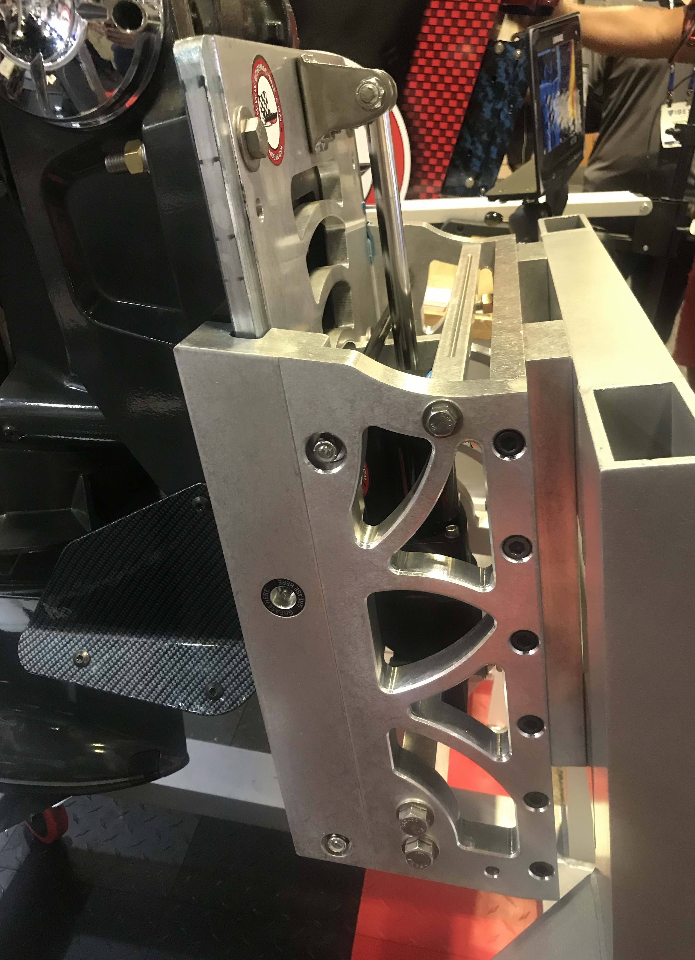 Bob´s Machine, 6 tum, Race Series Jack Plate, Standard