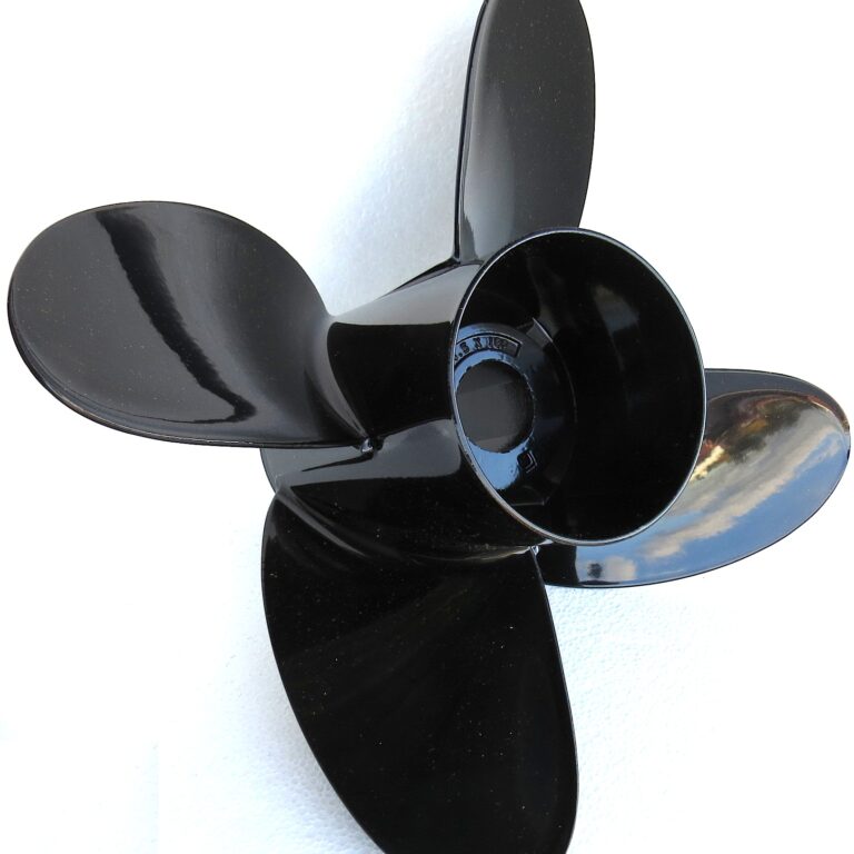 4-bl Propeller för båtmotor 150-300 hk